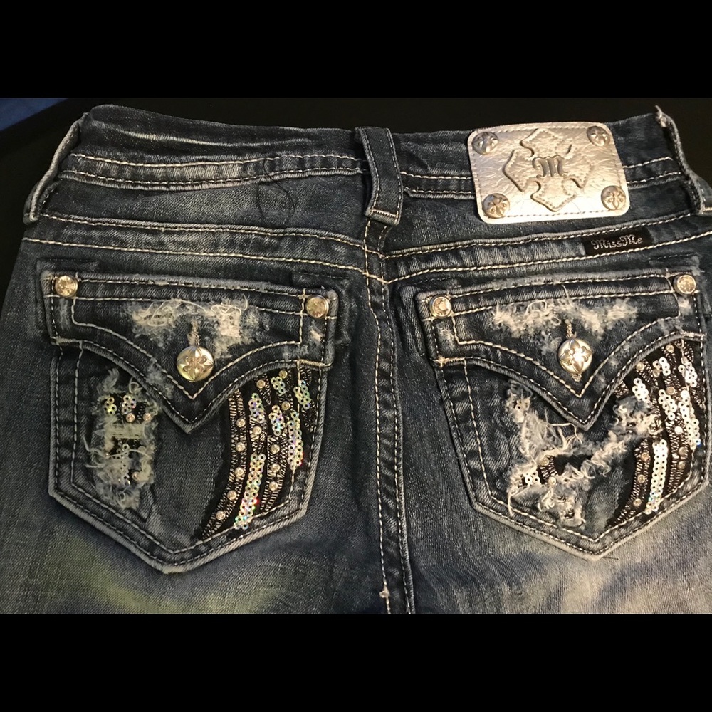 size 25 Skinny Leg Miss Me Jeans NEVER WORN!!!